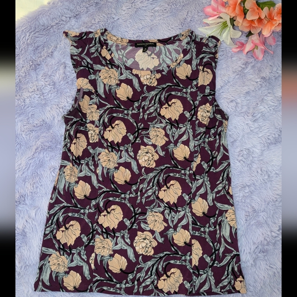 NWOT Banana Republic Purple and Cream Floral Blouse